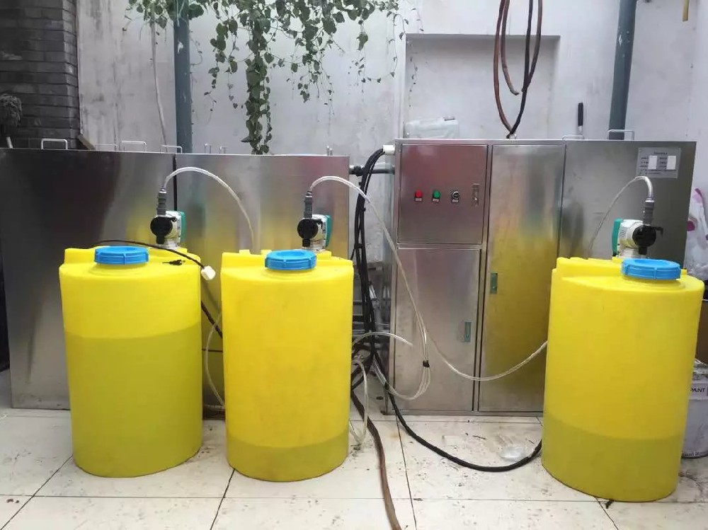 新道茨全主动成套加药装配——酸碱药剂投加